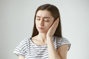 Earache : Symptoms, Possible Causes, Treatment, and Prevention